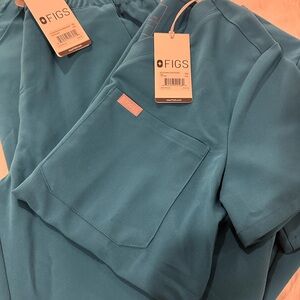 FIGS Ocean Blue Scrub Set